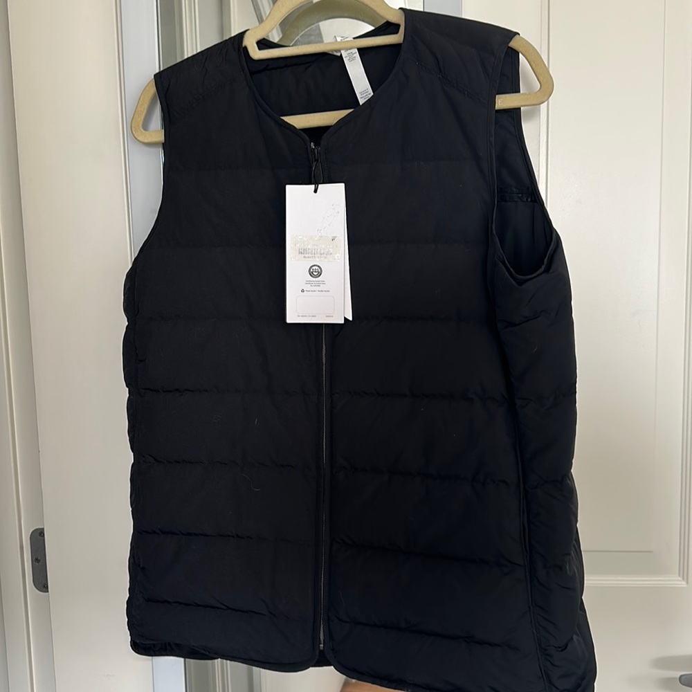 Lulu Lemon “just enough puff” vest size 12